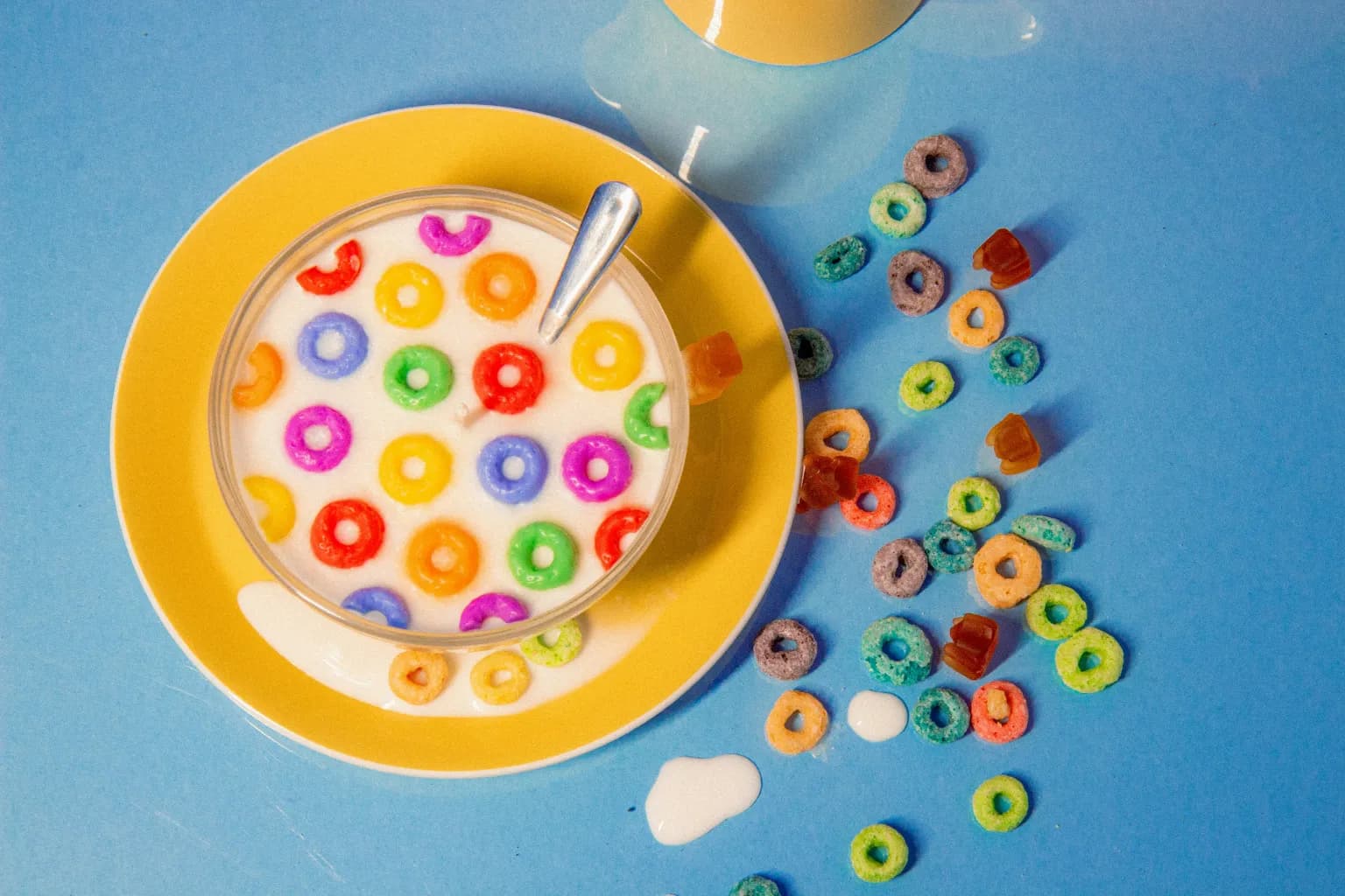 An overhead shot of a bowl of Froot Loops cereal